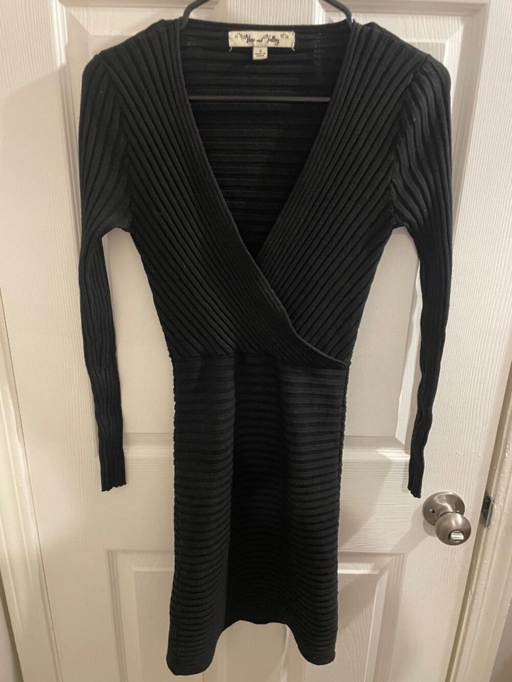 Vine & Valley Black Ribbed Wrap Bodycon Dress Small